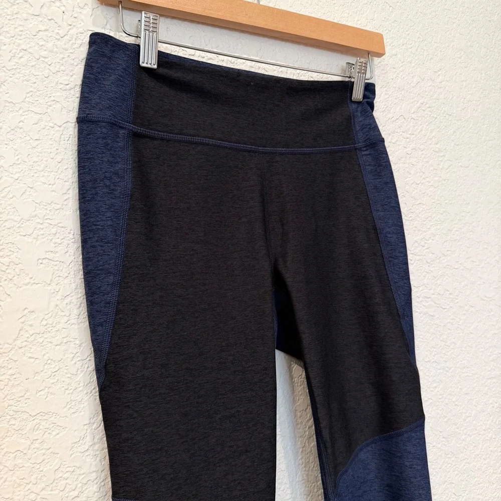 Outdoor Voices Navy‎ Blue Black Colorblock Heathered Cropped Leggings M Capri